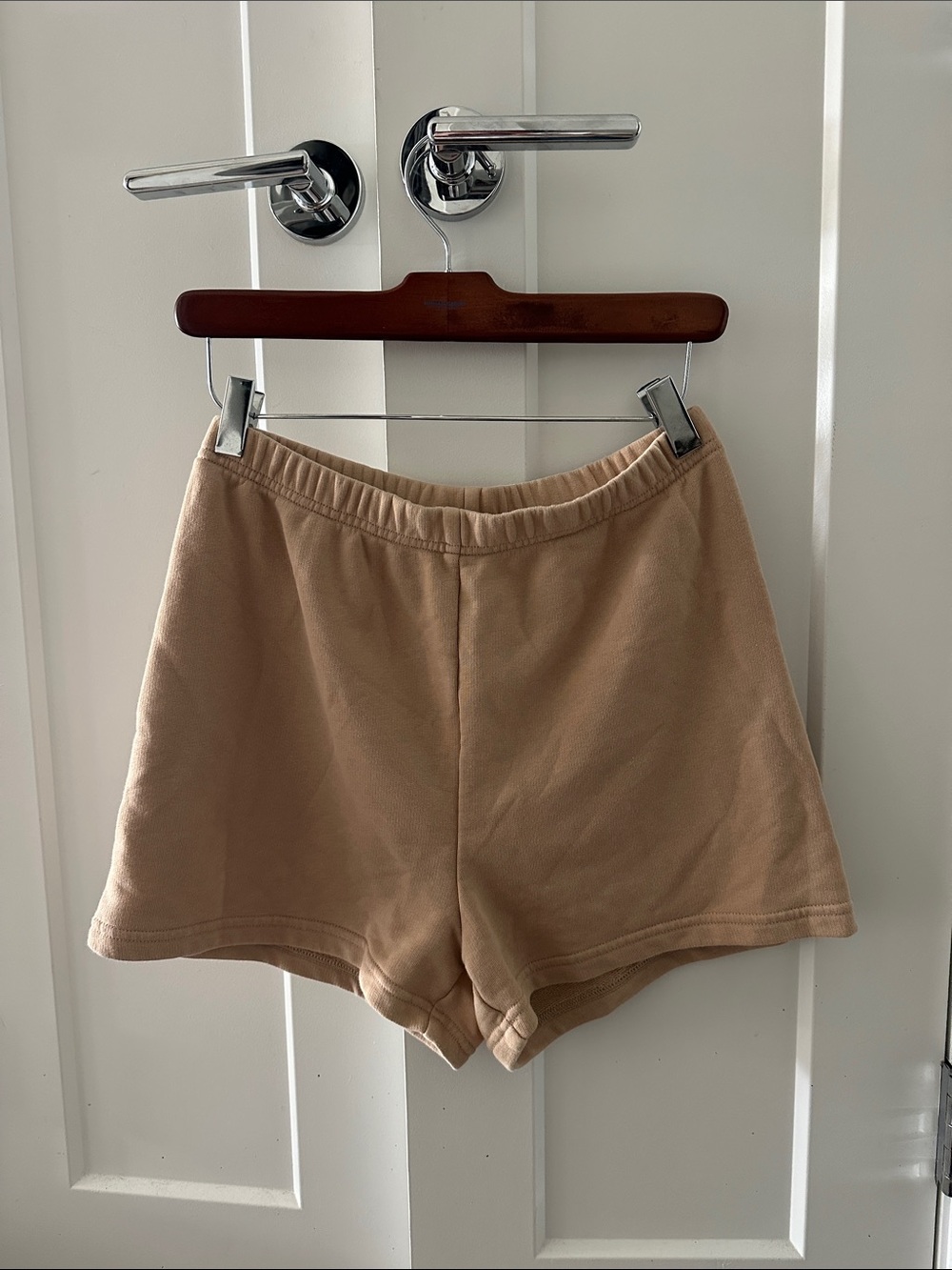 TNA Airy Af Tan Sweatshorts Perfect Fit